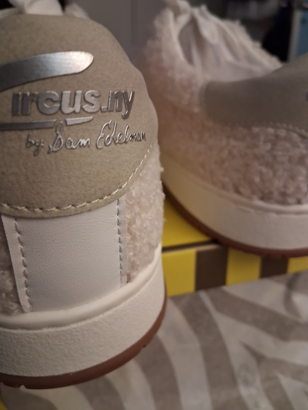 NEW W/BOX Circus by Sam Edelman US Size 9M, Cream Sherpa Lace-Up Sneakers - Picture 14 of 16